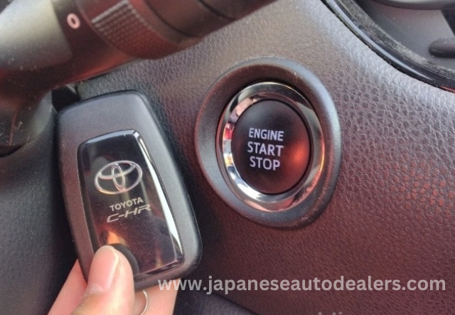 
								Toyota C-HR full									