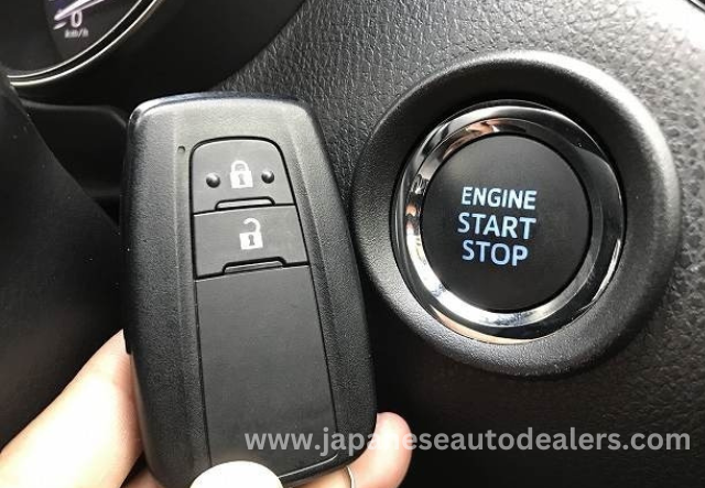 
								Toyota C-HR full									