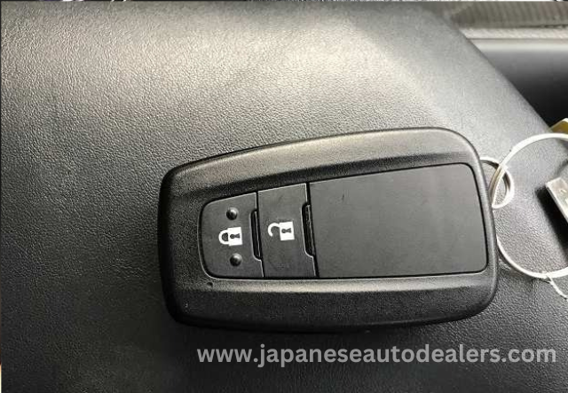 
								Toyota C-HR full									