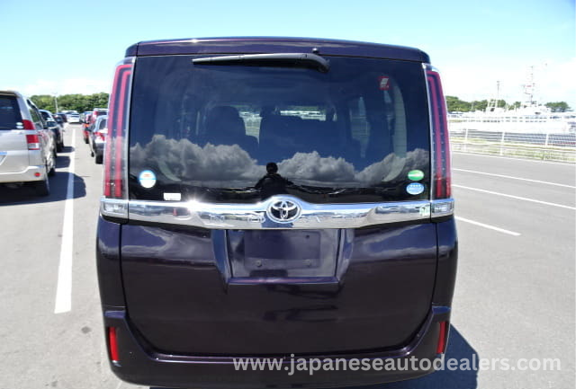 
								TOYOTA NOAH full									