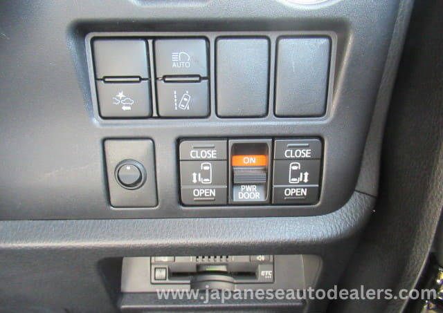 
								Toyota Noah SI WXB full									