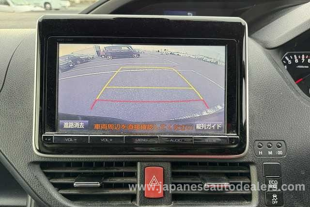 
								TOYOTA VOXY full									