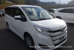 TOYOTA NOAH