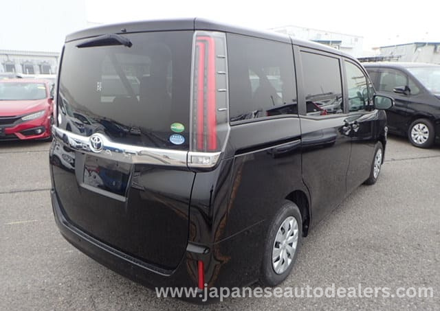 
								Toyota Noah X full									