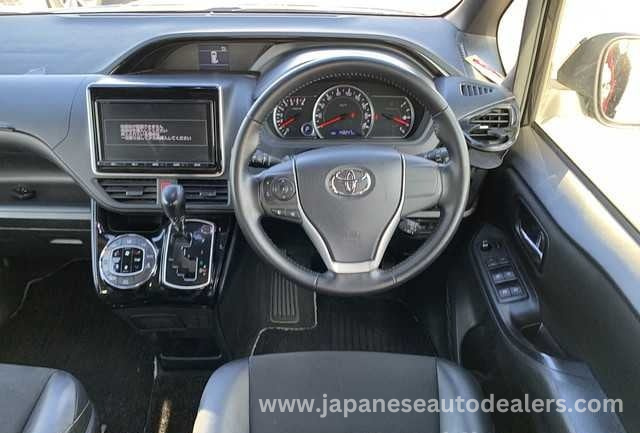
								TOYOTA NOAH full									