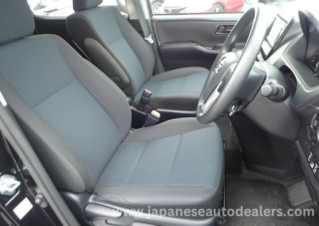 
								Toyota Noah X full									