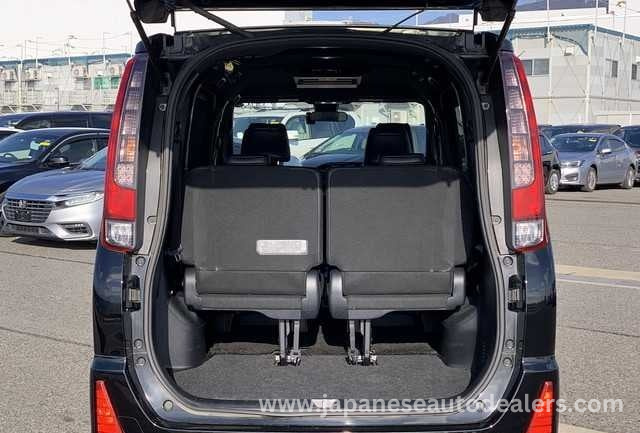 
								TOYOTA NOAH full									
