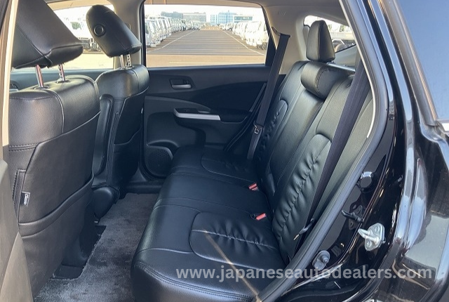 
								Honda CR-V full									
