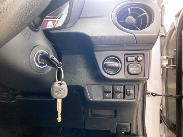 
								TOYOTA COROLLA AXIO full									