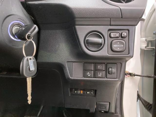 
								TOYOTA COROLLA AXIO full									