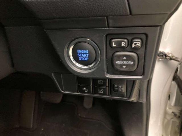 
								TOYOTA COROLLA AXIO full									