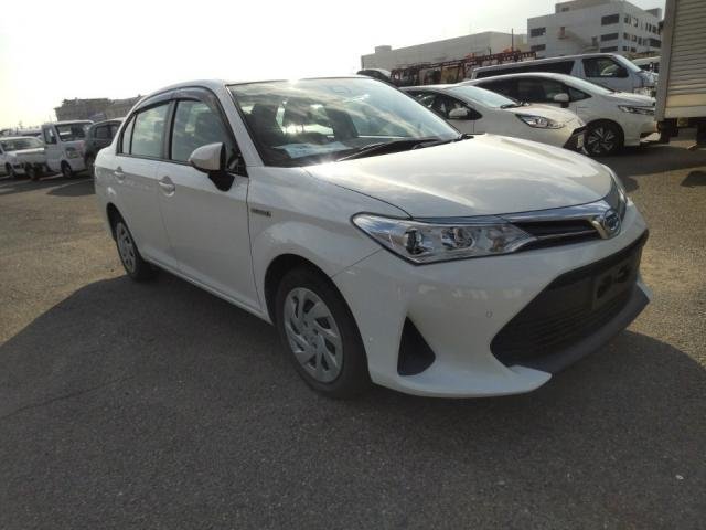
								TOYOTA COROLLA AXIO full									