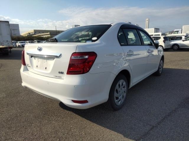 
								TOYOTA COROLLA AXIO full									