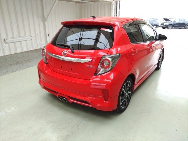 
								Toyota Vitz full									