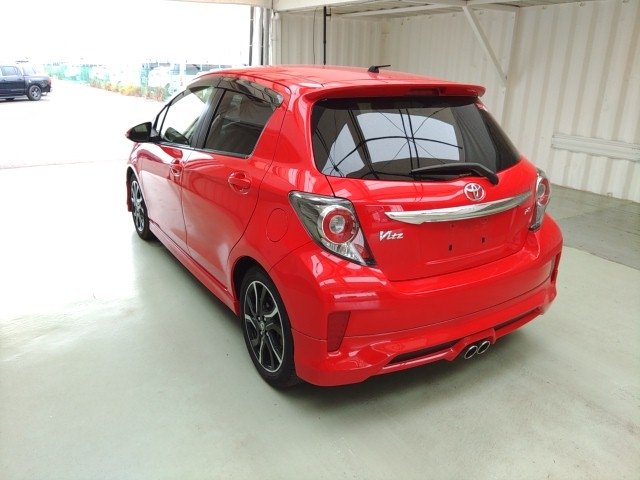 
								Toyota Vitz full									