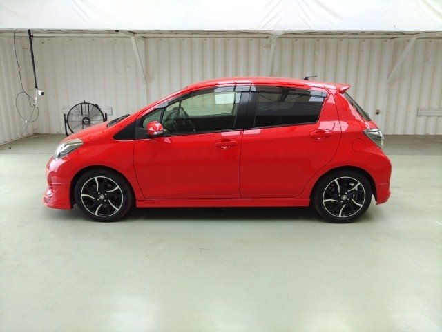
								Toyota Vitz full									