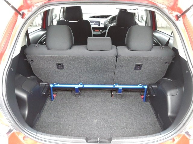 
								Toyota Vitz full									