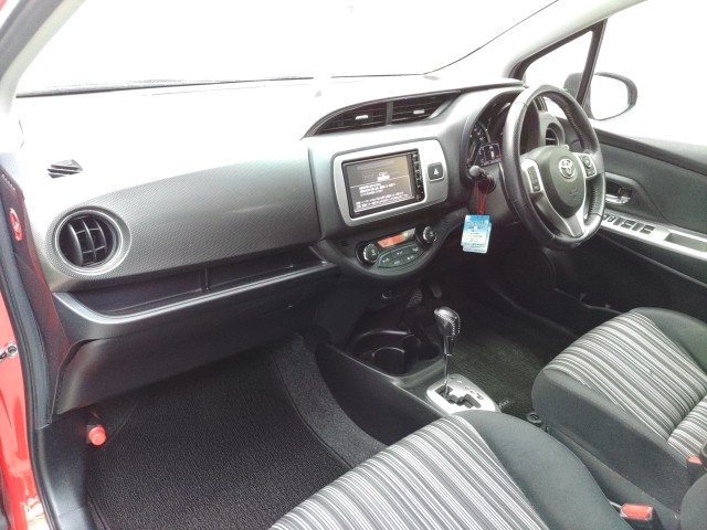 
								Toyota Vitz full									