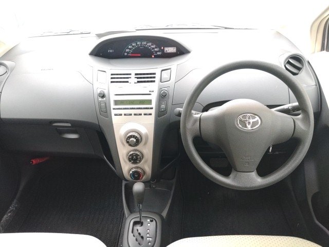
								TOYOTA VITZ full									
