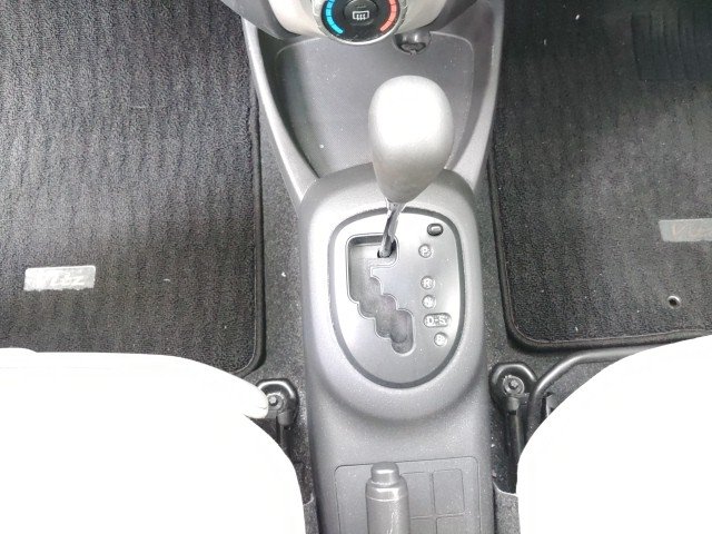 
								TOYOTA VITZ full									
