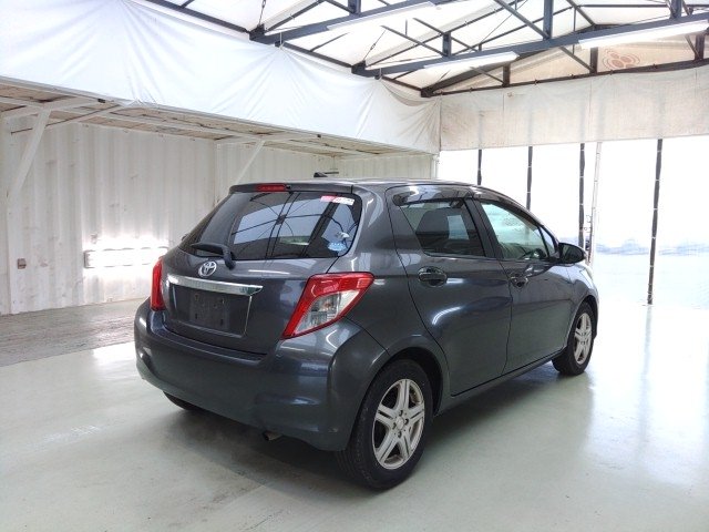 
								TOYOTA VITZ full									