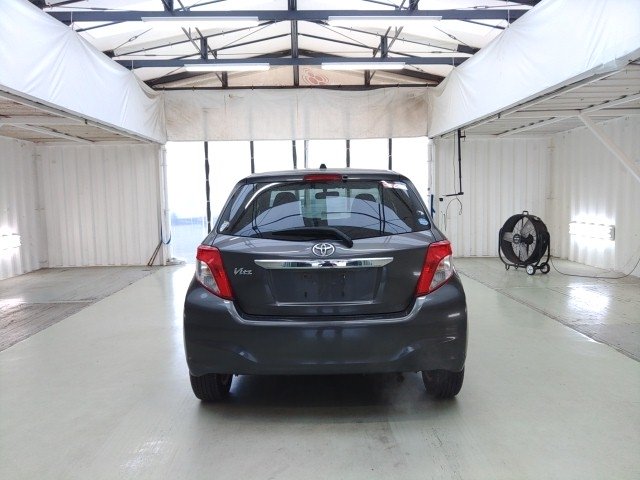 
								TOYOTA VITZ full									