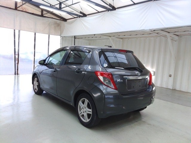 
								TOYOTA VITZ full									