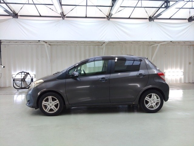 
								TOYOTA VITZ full									