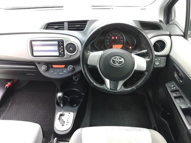 
								TOYOTA VITZ full									