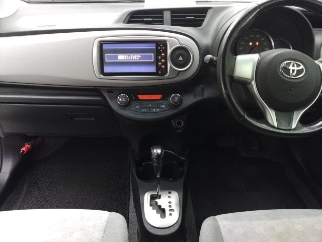 
								TOYOTA VITZ full									