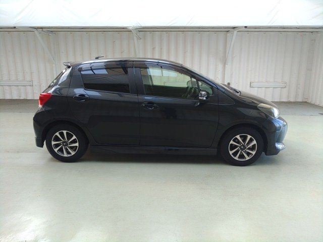 
								TOYOTA VITZ full									