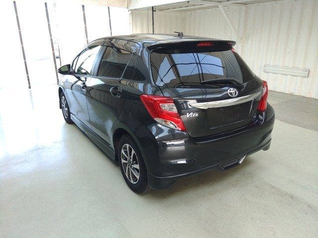 
								TOYOTA VITZ full									