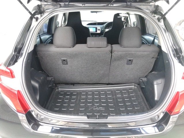 
								TOYOTA VITZ full									