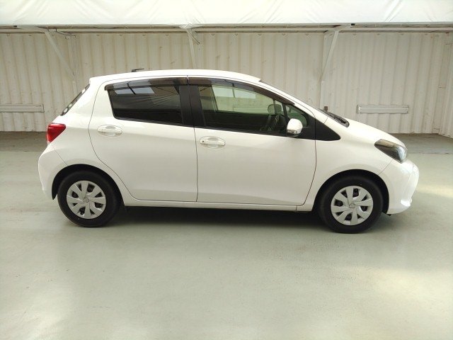 
								TOYOTA VITZ full									