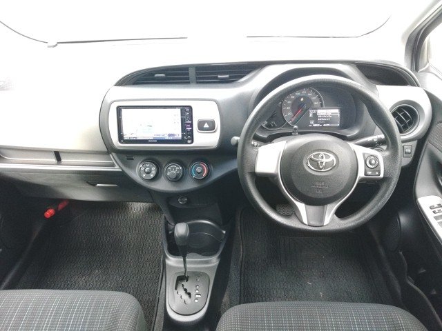 
								TOYOTA VITZ full									