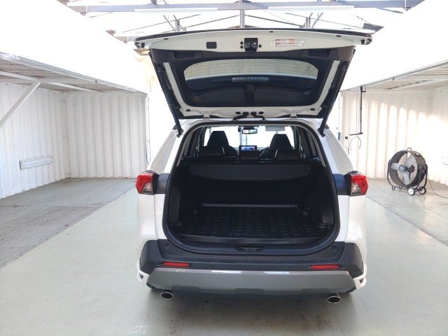 
								TOYOTA RAV4 full									