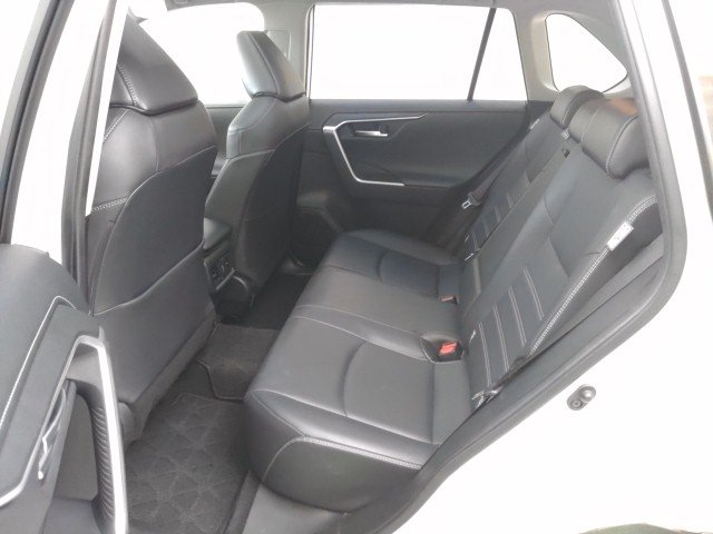
								TOYOTA RAV4 full									