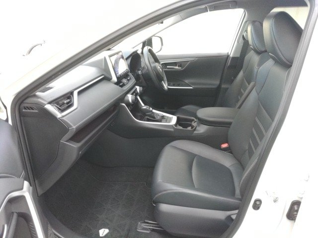 
								TOYOTA RAV4 full									