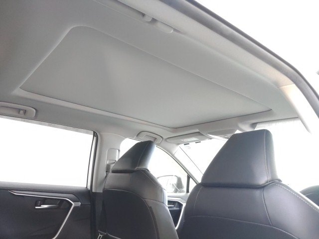 
								TOYOTA RAV4 full									