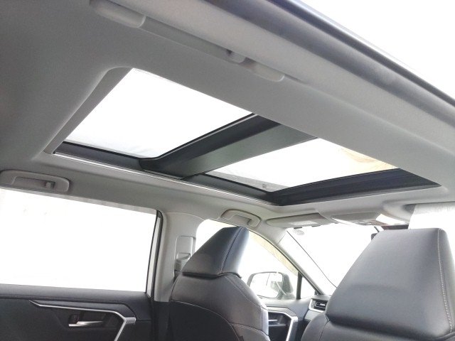 
								TOYOTA RAV4 full									