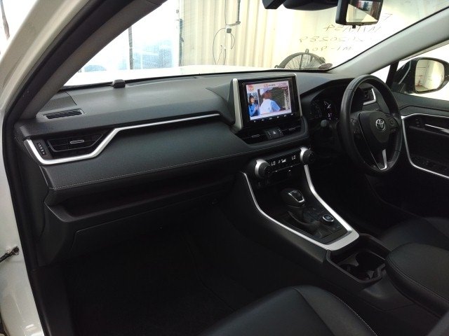 
								TOYOTA RAV4 full									