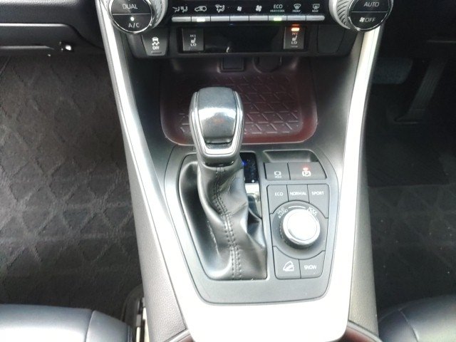 
								TOYOTA RAV4 full									