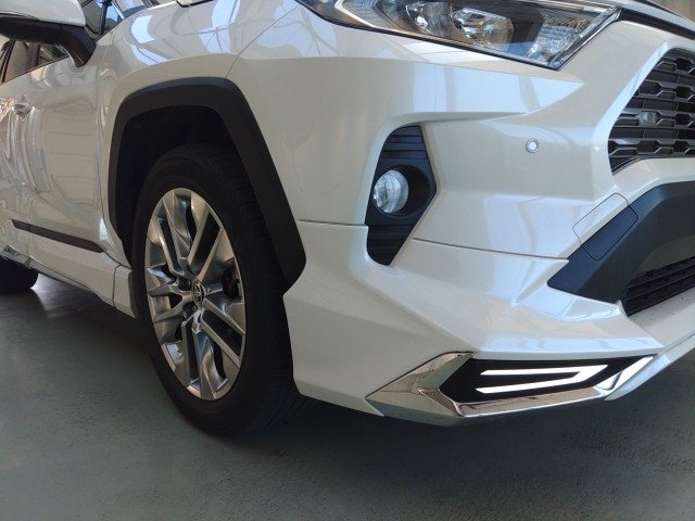 
								TOYOTA RAV4 full									
