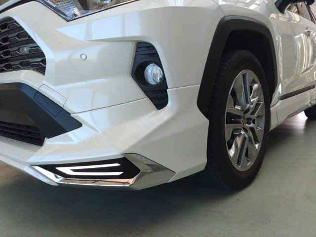 
								TOYOTA RAV4 full									