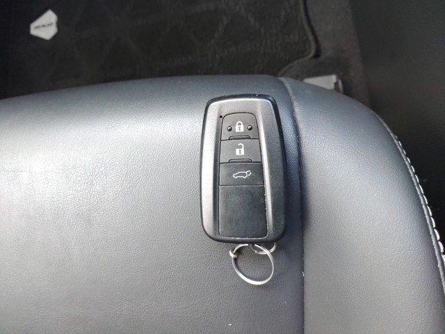 
								TOYOTA RAV4 full									