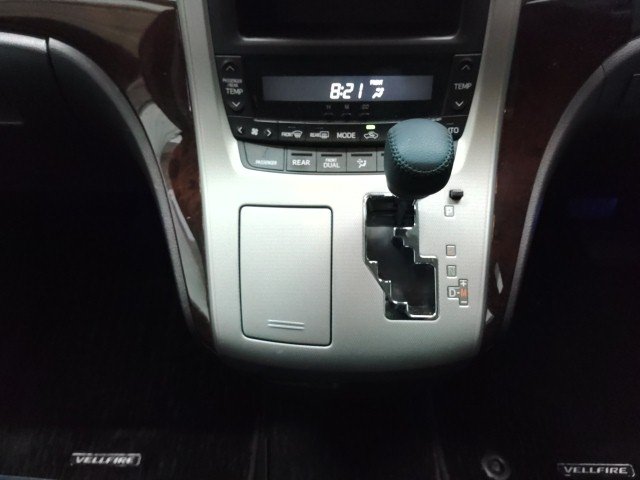 
								TOYOTA VELFIRE full									