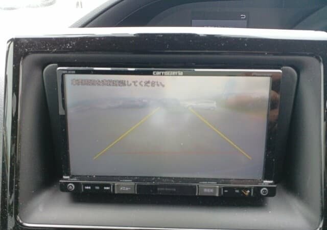 
								TOYOTA VOXY HYBRID full									
