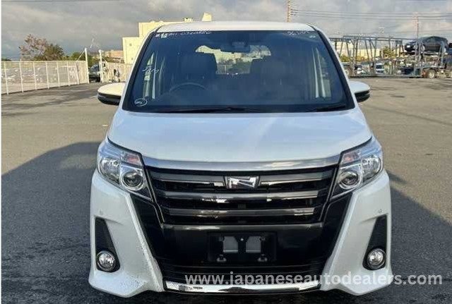 
								Toyota Noah full									
