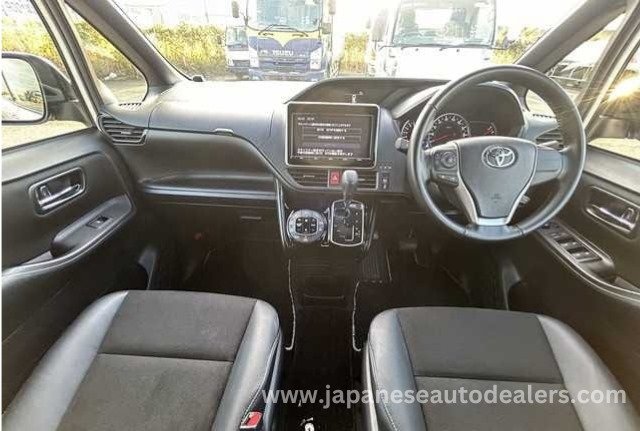 
								Toyota Noah full									