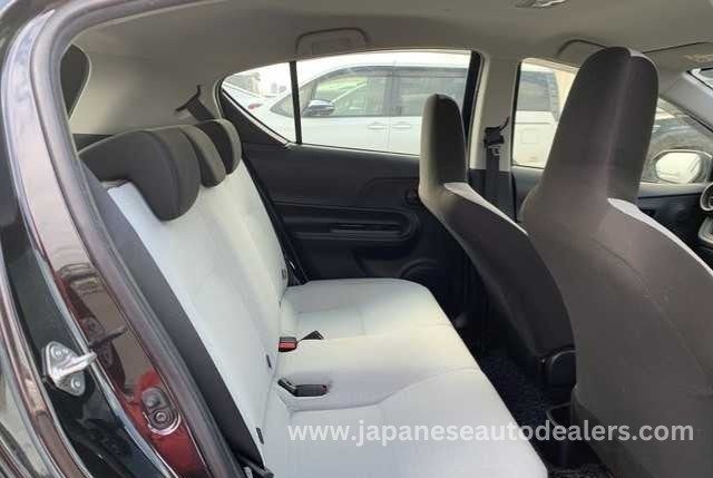 
								TOYOTA AQUA HYBRID full									